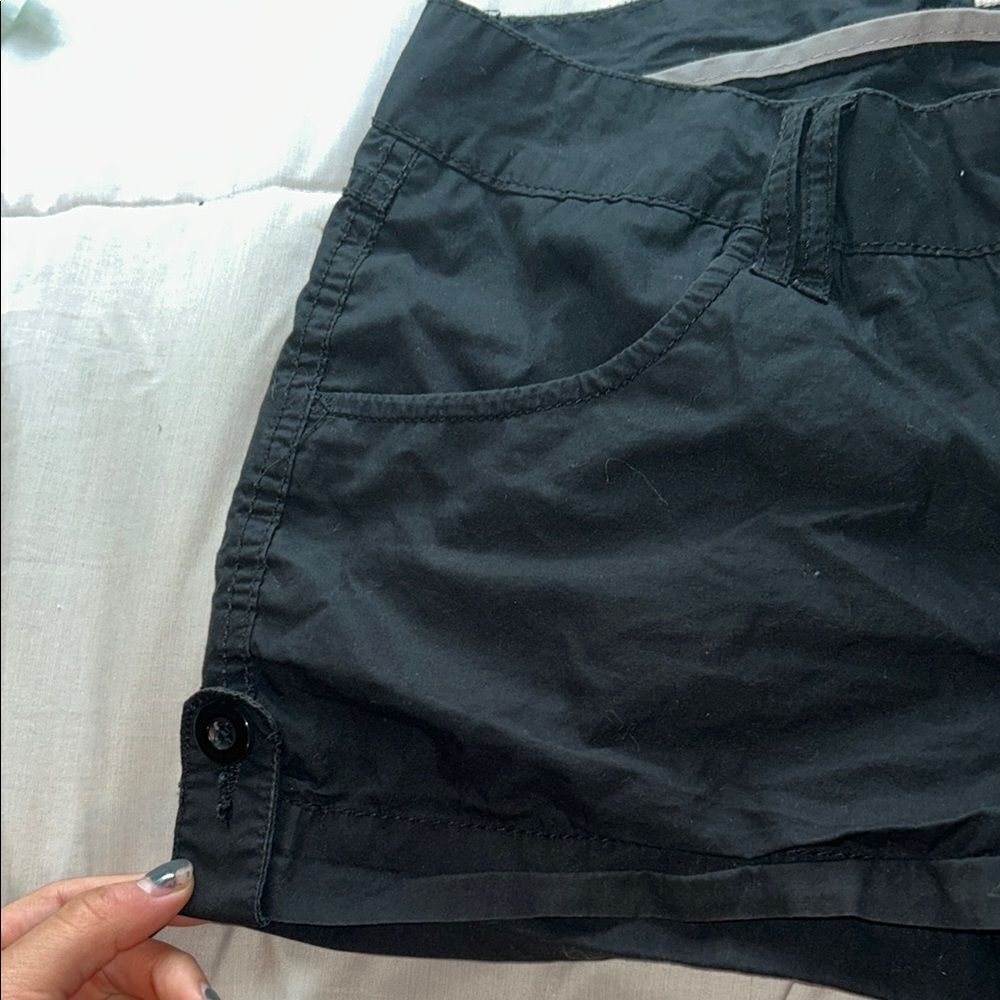 SO Black Cargo Shorts with Comfortable Fit - Picture 4 of 6